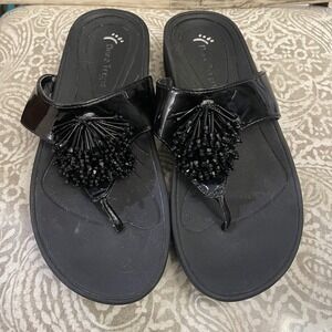 Bare Traps Black Patent Thong Sandals Beaded Embellishment Wedge Platform size 6